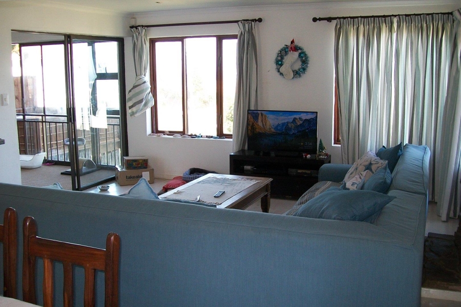 4 Bedroom Property for Sale in Wavecrest Eastern Cape